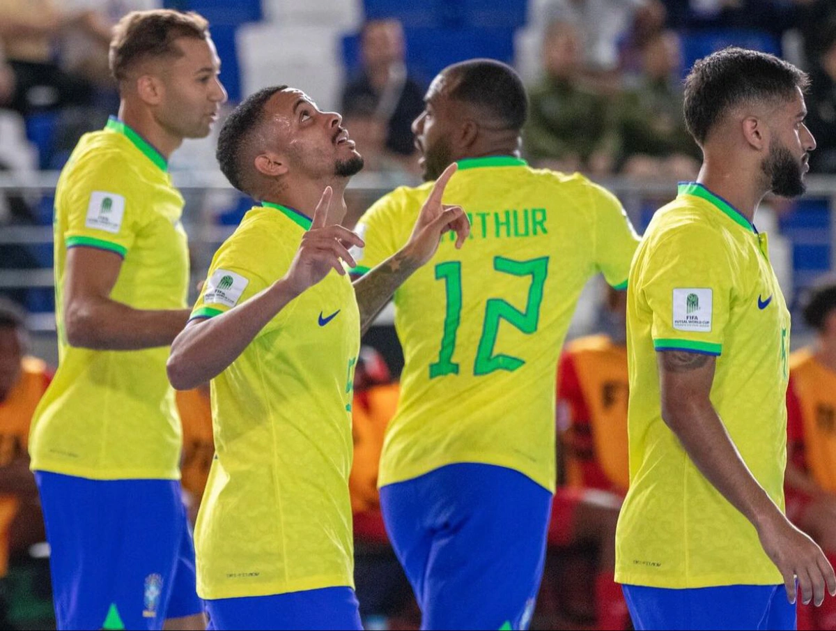 Brasil estreia na Copa do Mundo de Futsal com goleada sobre Cuba