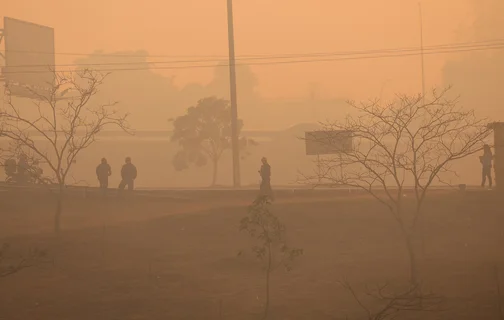 Brasília amanheceu coberta de fumaça