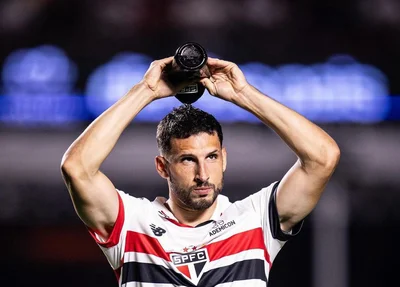 Calleri em jogo pelo São Paulo