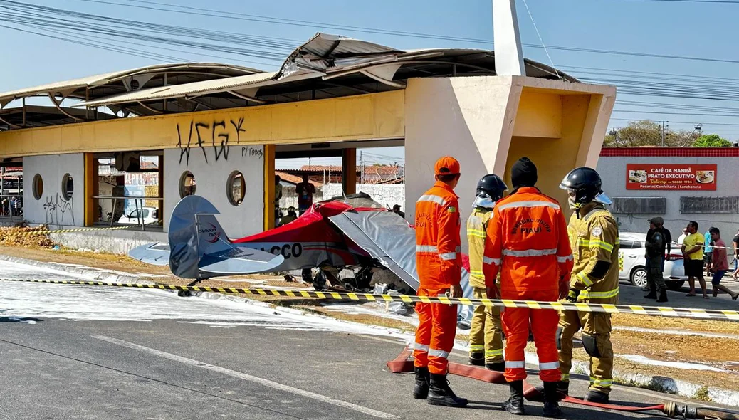 Corpo de Bombeiros no local