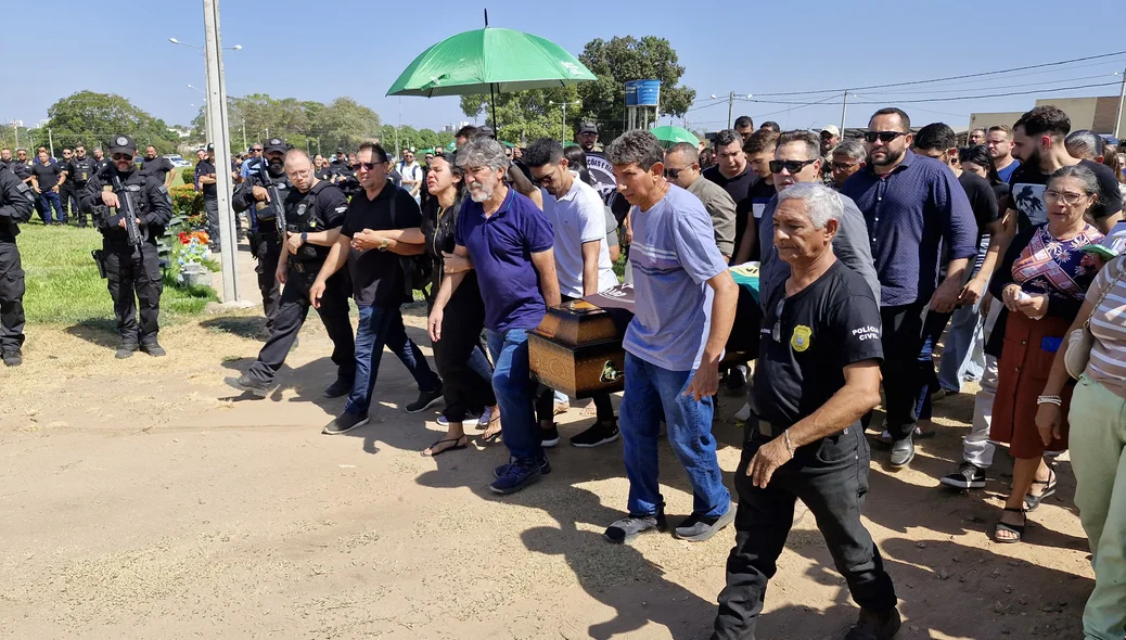 Corpo de Marcelo é enterrado em Teresina