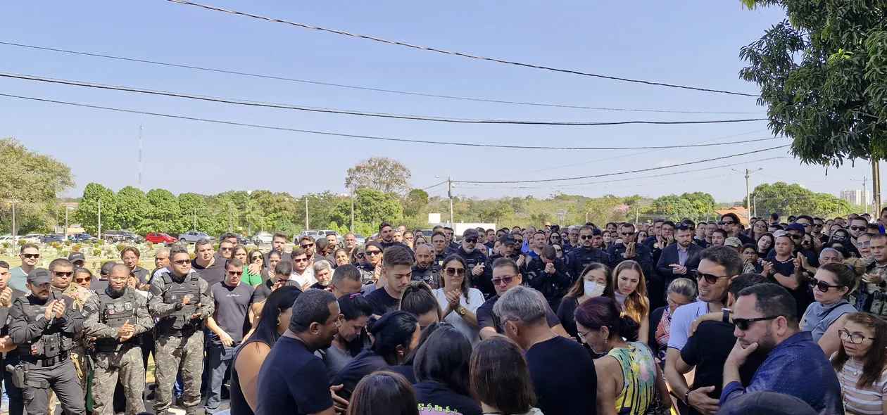 Corpo do policial Marcelo Soares é sepultado sob forte comoção em Teresina