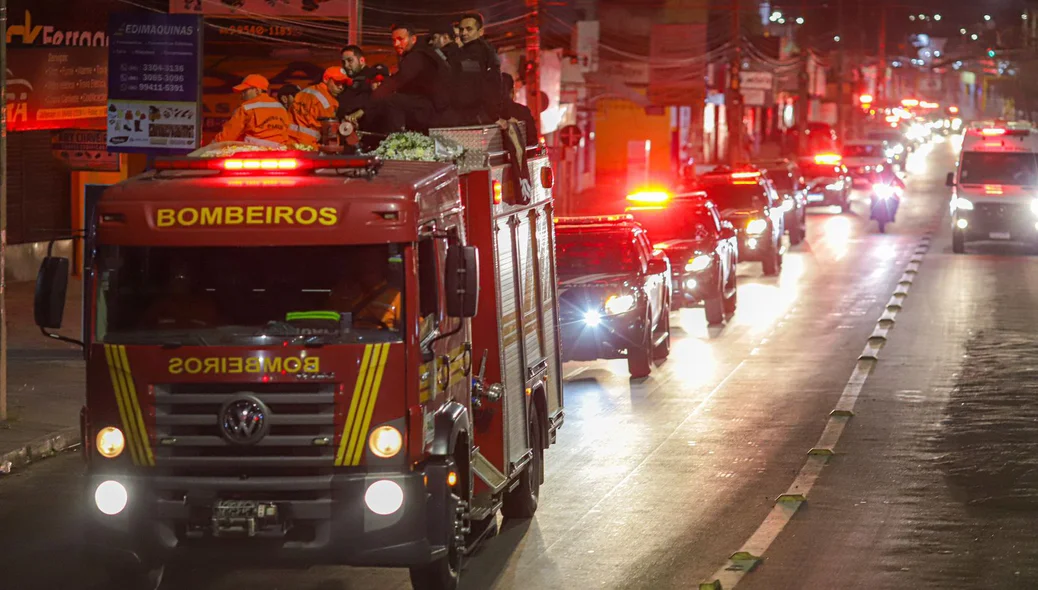 Cortejo do policial civil Marcelo Soares, morto durante operação