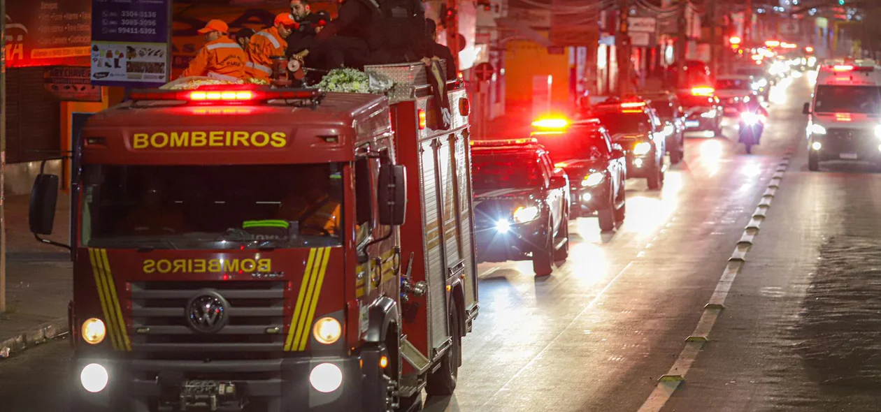 Cortejo do policial civil Marcelo Soares, morto durante operação