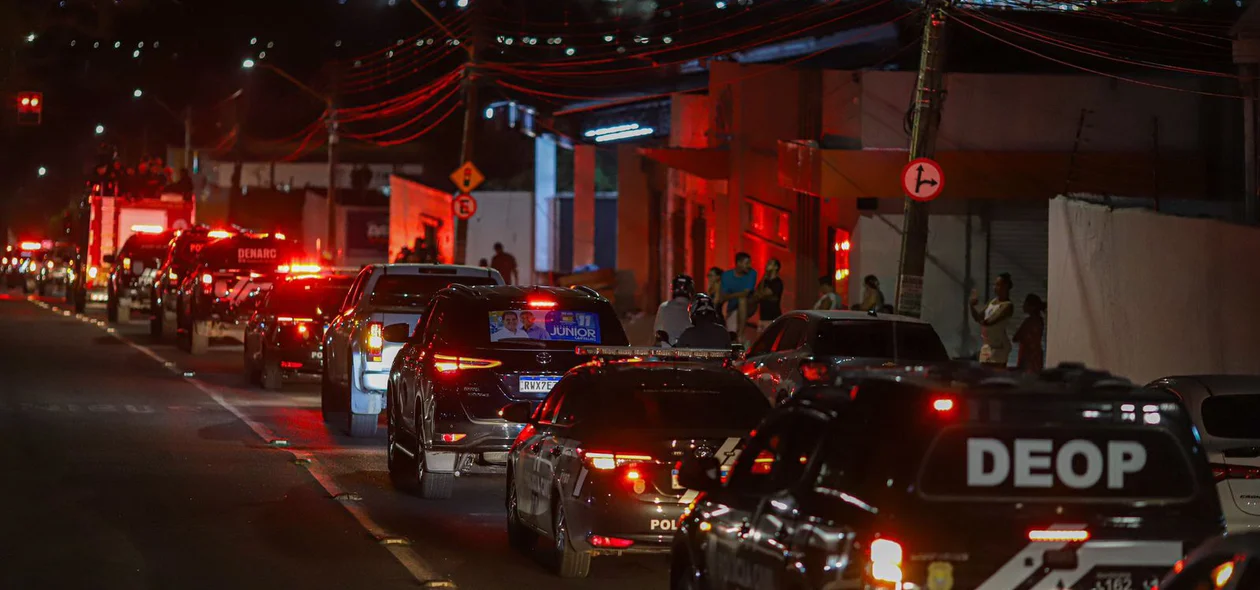 Cortejo passa na zona sul de Teresina