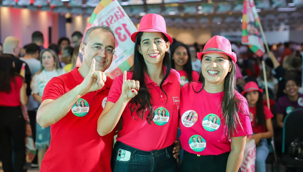 Delegado Jetan e Iasminne Pinheiro com apoiadora