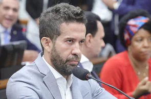 Deputado André Janones