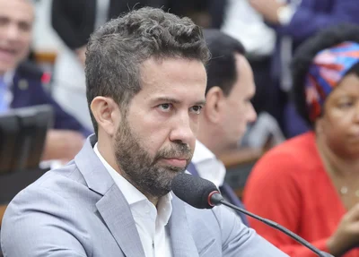 Deputado André Janones