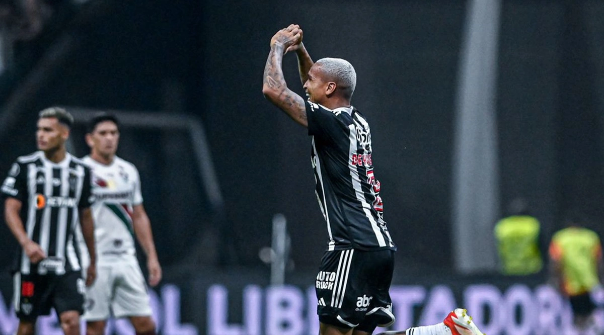 Deyverson marcou os dois gols do Atlético Mineiro