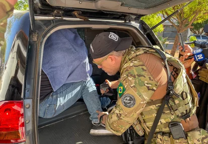 Elinaldo Soares Silva é encaminhado pelos policias