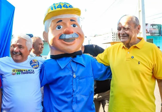 Elmano Férrer durante a caminhada