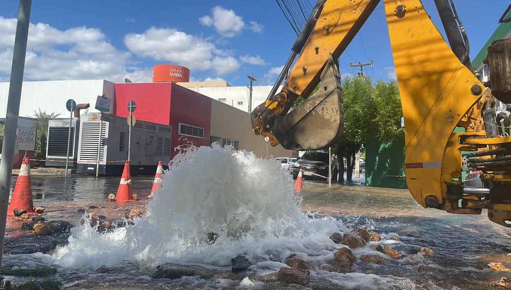 Equipe da Águas de Teresina está no local