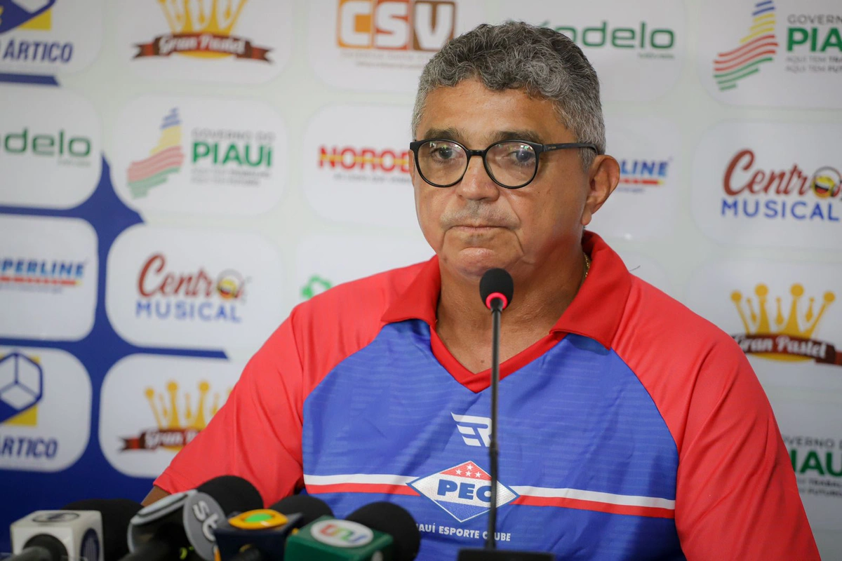 Flávio Araújo, técnico do Piauí