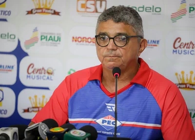 Flávio Araújo, técnico do Piauí