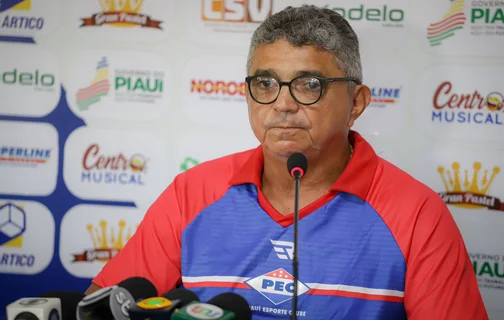 Flávio Araújo, técnico do Piauí