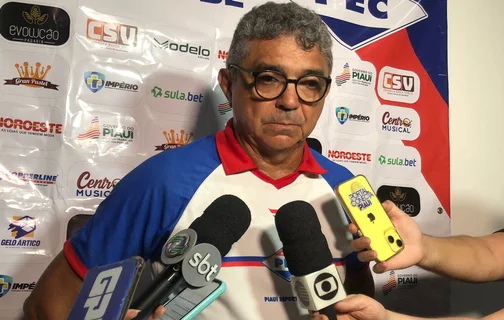 Flávio Araújo, técnico do Piauí