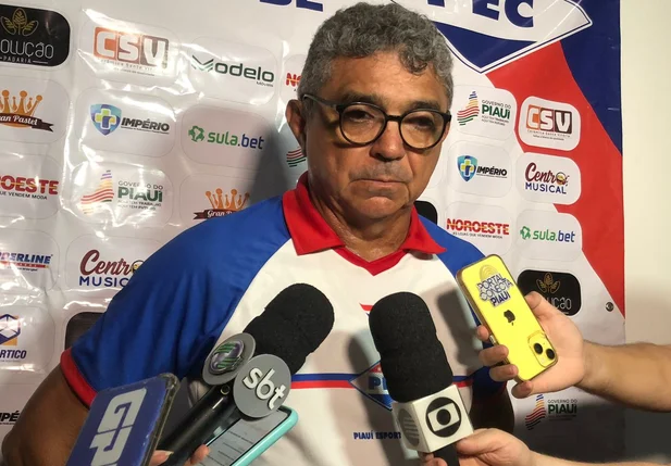 Flávio Araújo, técnico do Piauí