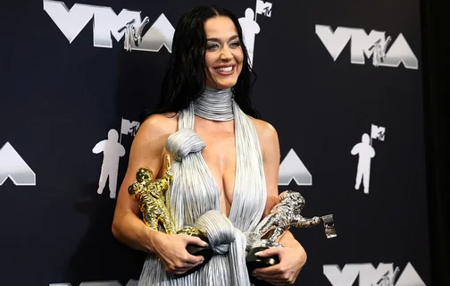 Katy Perry se apresenta no palco durante o MTV Video Music Awards de 2024 na UBS Arena em 11 de setembro de 2024 em Elmont, Nova York