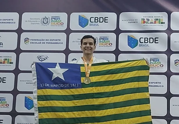 Luiz Gustavo, de 14 anos, conquista o ouro nos JEBs