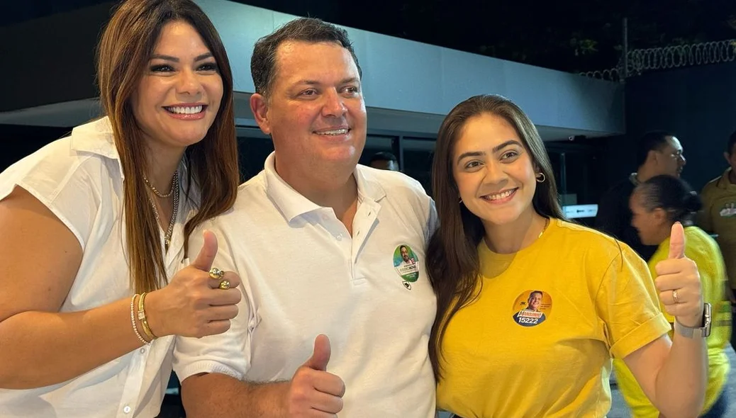 Marquinho Maia e a esposa Andrea Oliveira receberam apoiadores em reunião