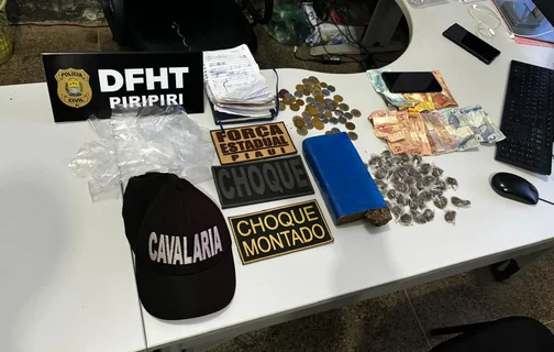 Material apreendido durante a operação em Piripiri