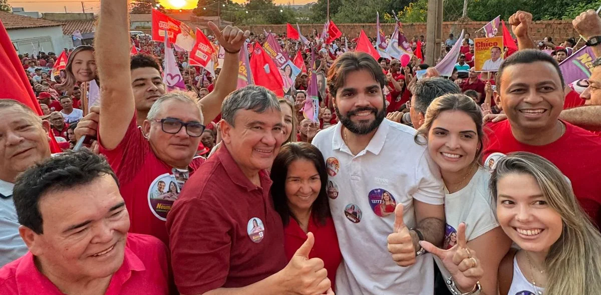 Ministro demonstrando apoio aos candidatos