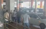 Momento da abordagem da PF ao encontrar R$ 1,5 milhão com homem no Teresina Shopping