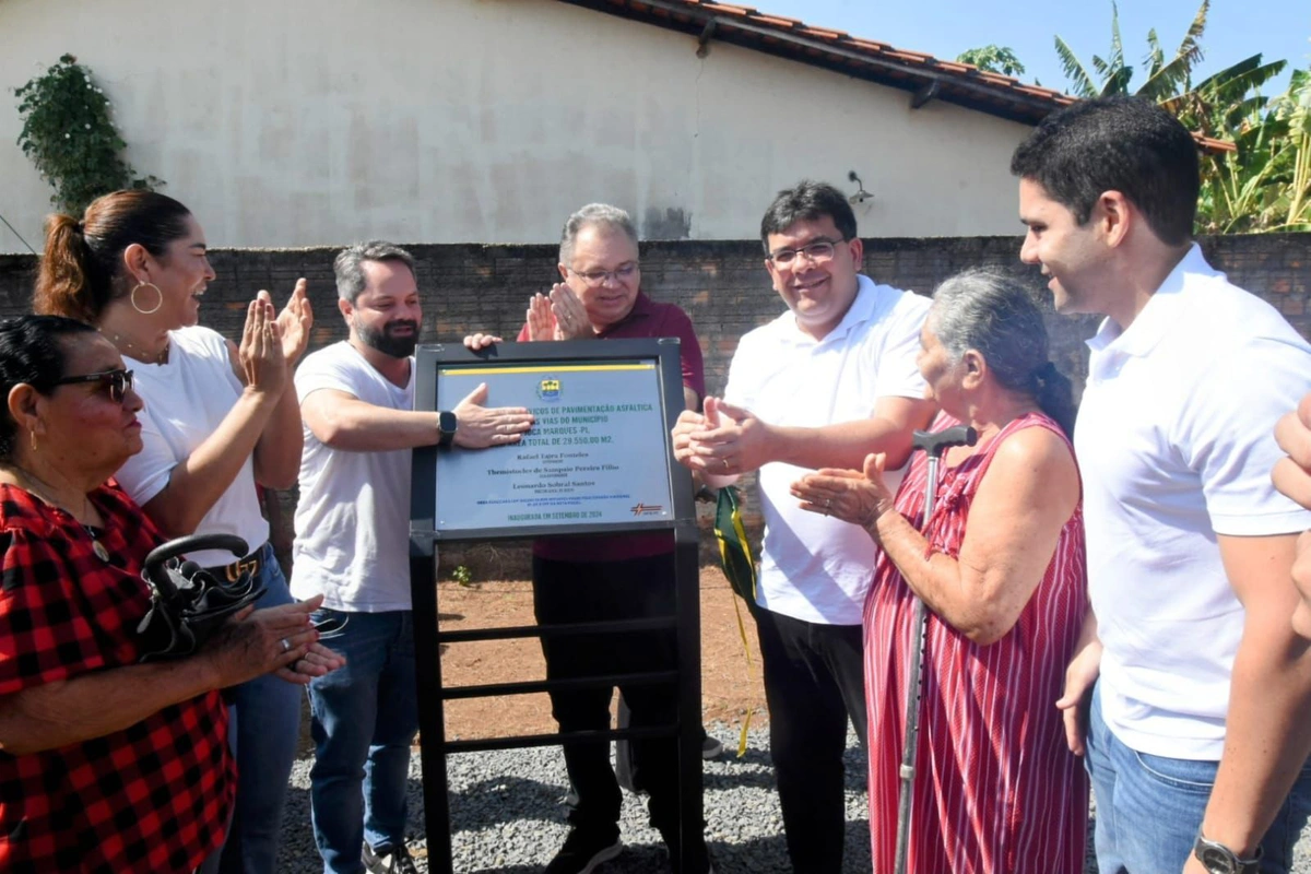 Os trabalhadores terão os seus nomes nas placas de inauguração