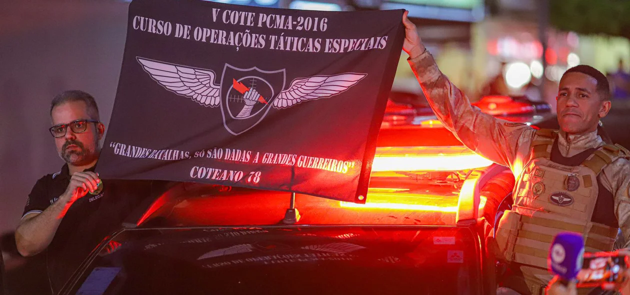 Policiais homenageiam amigo Marcelo Soares