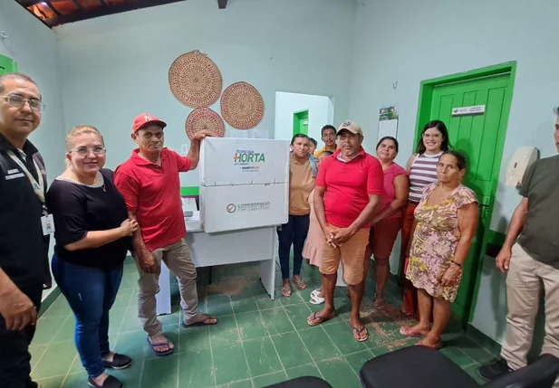 Prefeita Vilma Lima entrega kits de irrigação para agricultores familiares