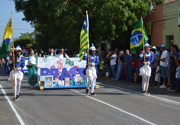 Prefeitura de Itainópolis promove desfile cívico de 7 de setembro