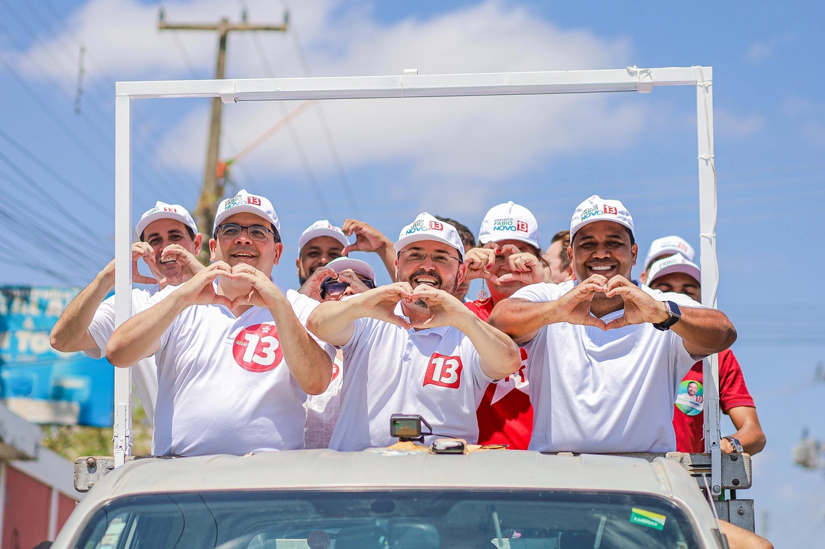 Rafael Fonteles ao lado de Fábio Novo e o presidente da Câmara de Teresina, vereador Enzo Samuel