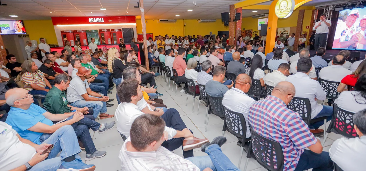 Reunião do governador Rafael Fonteles com lideranças tratando da campanha em Teresina