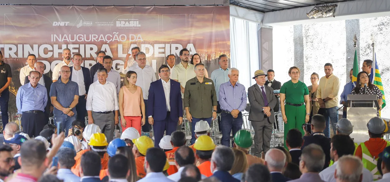 Solenidade de inauguração do rebaixamento da Avenida João XXIII em Teresina