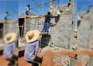 Trabalhadores eram mantidos em condição análoga à escravidão em um canteiro de obras no estado de Goiás