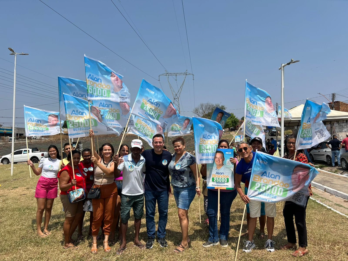 Vereador Alan Brandão durante campanha eleitoral em Teresina