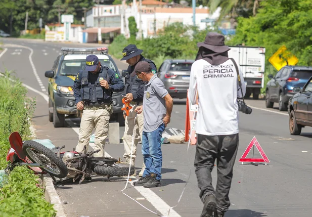 Acidente deixou uma mulher morta na BR 343, em Teresina