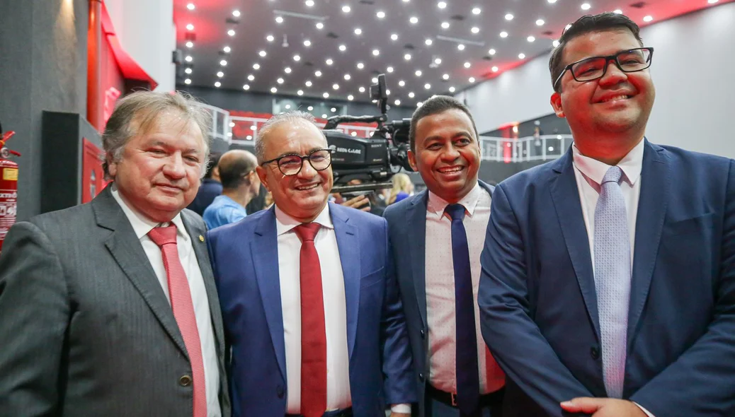 Aderson Nogueira com o secretário Chico Lucas e os deputados Merlong Solano e Francisco Costa