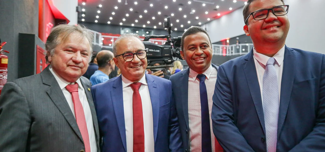 Aderson Nogueira com o secretário Chico Lucas e os deputados Merlong Solano e Francisco Costa