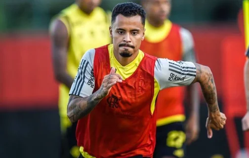 Allan em treino do Flamengo