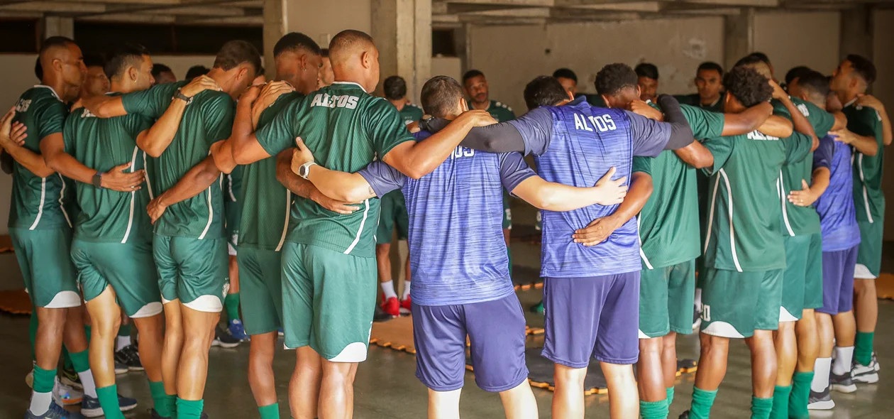 Altos realiza último treino em Teresina