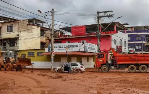 As chuvas que atingiram o estado de Minas Gerais causaram a morte de pelo menos oito pessoas