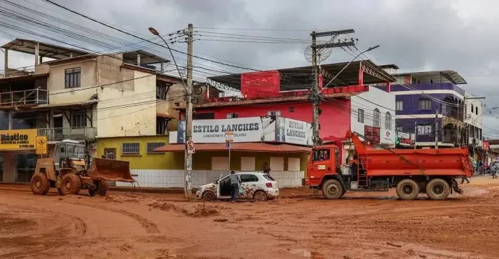 As chuvas que atingiram o estado de Minas Gerais causaram a morte de pelo menos oito pessoas