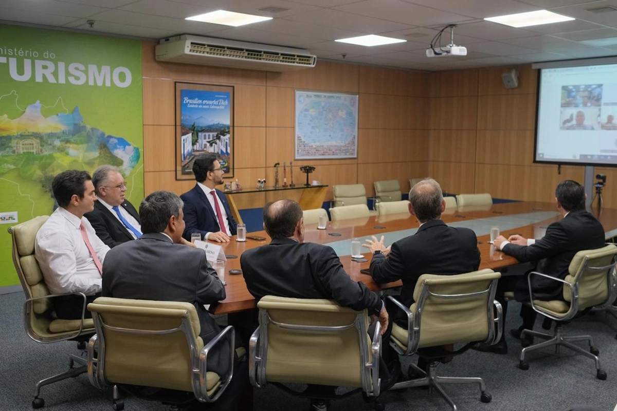 Bancada federal em reunião com presidente da Azul Linhas Aéreas