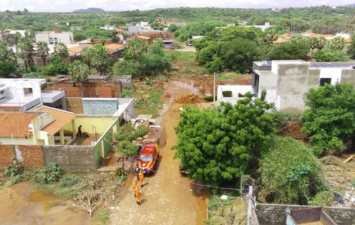 Bombeiros intensificam alertas para chuvas em Picos nesta segunda