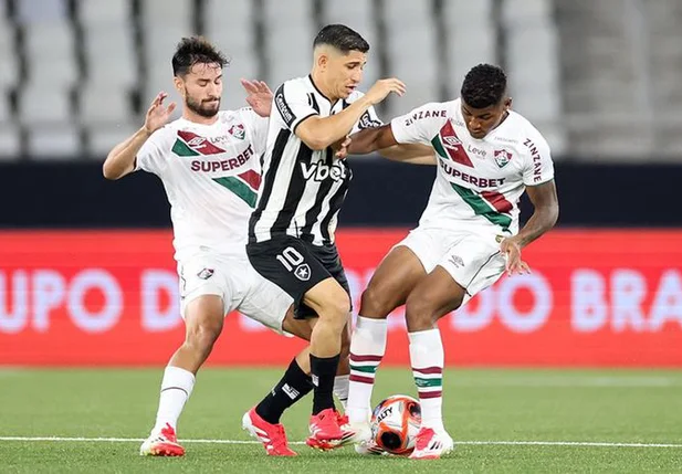 Botafogo e Fluminense em duelo pelo Campeonato Carioca