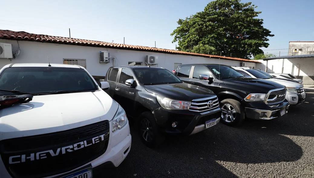 Carros de luxo apreendidos na operação