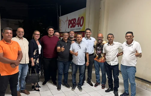 Celso Henrique (ao centro) assume diretório municipal do PSB em Teresina