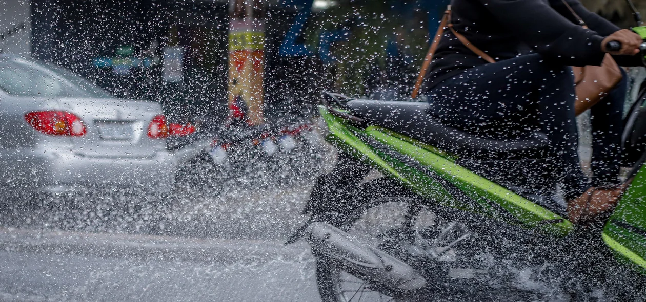 Chuva causa alagamentos na zona leste de Teresina