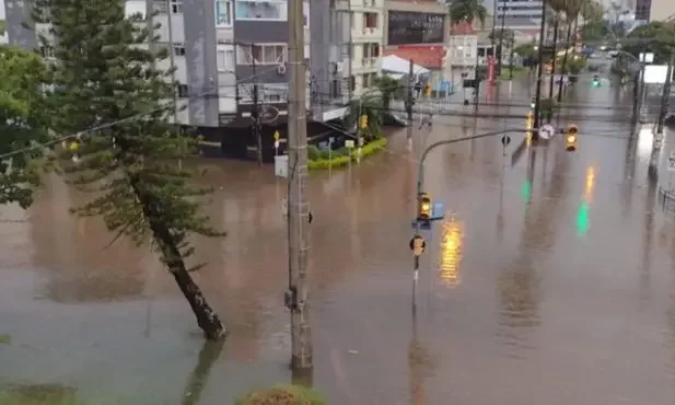 Chuvas atingiram bairros de Porto Alegre